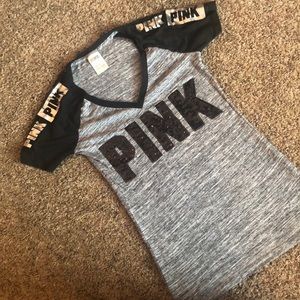 PINK Victoria’s Secret V-neck  Tee-shirt